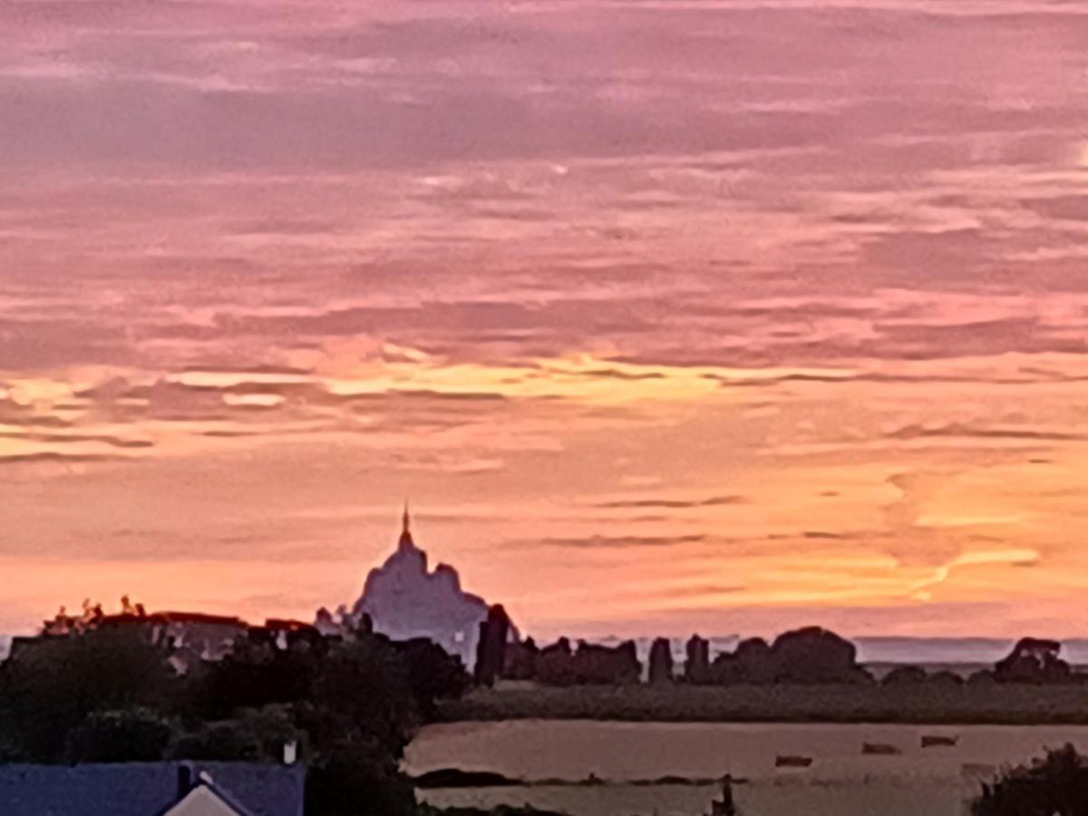 Appartement Lu'Ermael Avec Vue Mont Saint Michel Courtils Bagian luar foto
